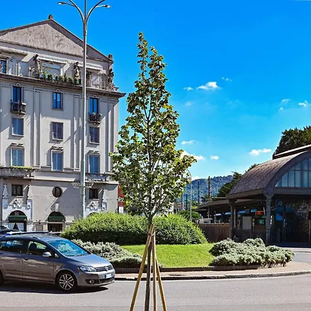 One Only View In * Côme